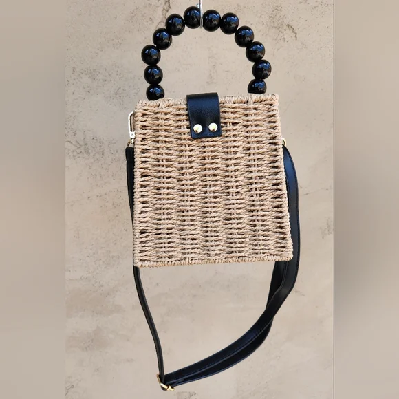 Elegant Tan and Black Woven Handbag/Crossbody - Picture 5 of 12